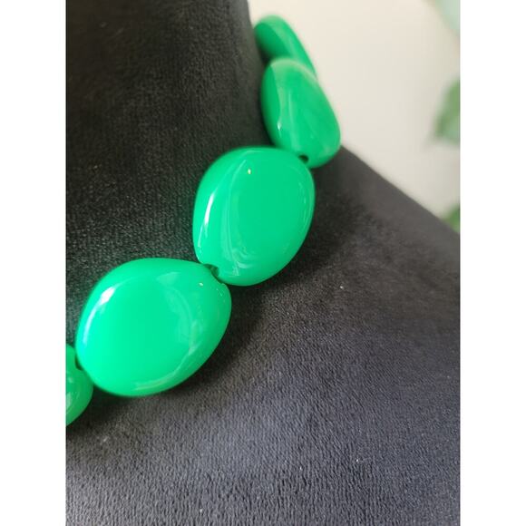 Women's Green Beaded Necklace With Silver Lobster Clasp Statement Jewelry - Picture 3 of 7